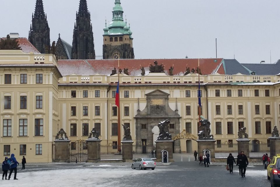 Prague: Historic City Center Bus Tour with Top Sights - New Town, Opera, and the Vltava River: Bridges and Big Views