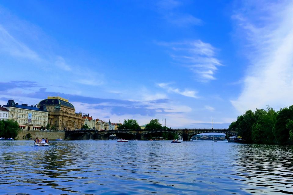 Prague: Historic City Center Bus Tour with Top Sights - Loreta Church and the Dancing House: Prague’s Contrasts