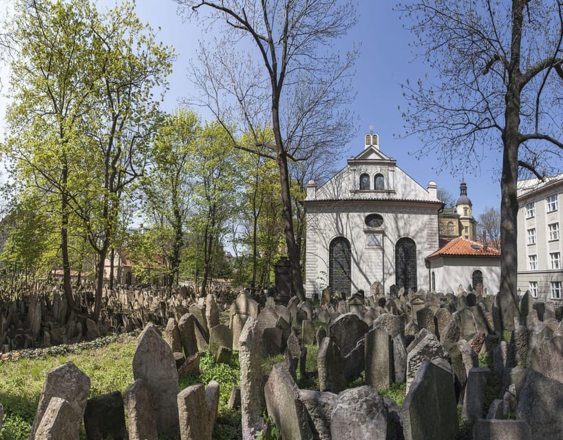 Prague Jewish Town/Skip-the-Line Official Entry Ticket - Maisel Synagogue: starting with a leader tied to Emperor Rudolf II