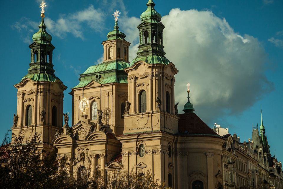 Prague: Old Town and Jewish Quarter Guided Tour in German - What You Get for $29 in 135 Minutes