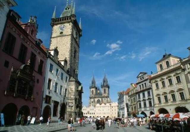 Prague: Old Town and Jewish Quarter Small-Group Tour - Meeting Prague at the pace that works
