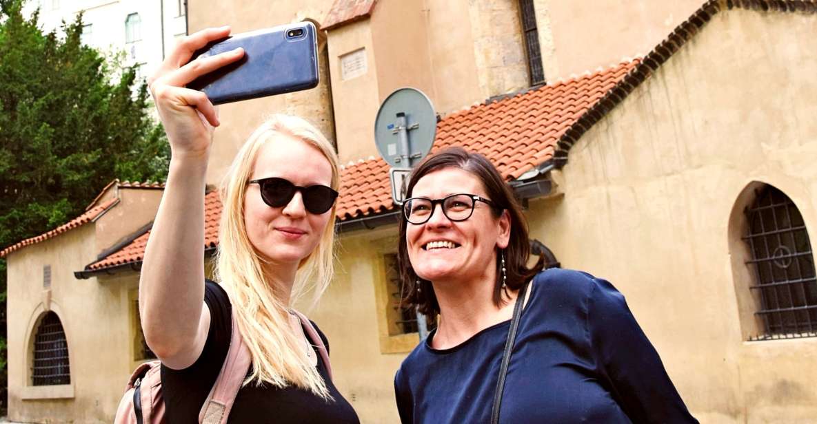 Prague: Old Town and Jewish Quarter Tour - Old Town Square and the Astronomical Clock: more than a photo stop