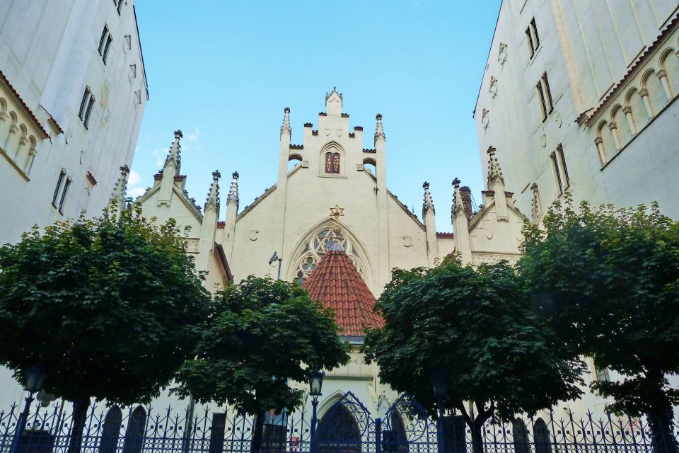 Prague: Old Town and Jewish Quarter Tour - From Powder Tower to Josefov: Prague’s building stories in walking form