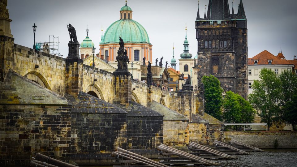 Prague: Old Town Highlights & Hidden Gems Guided Tour - Charles Bridge: views, timing, and why this stop matters