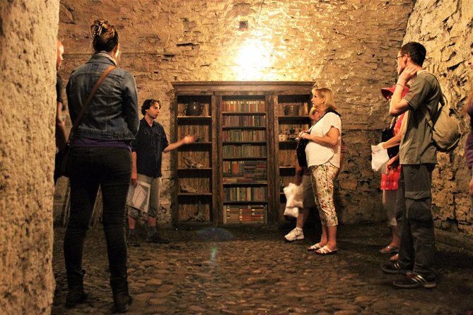 Prague Old Town, Medieval Underground and Dungeon Historical Tour - Key things I’d pay attention to