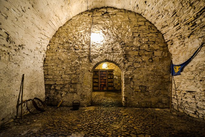Prague Old Town, Medieval Underground and Dungeon Historical Tour - Old Town Walking Section: Getting Context Aboveground