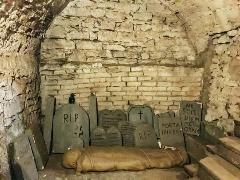 Prague: Oldtown, Medieval Underground & Dungeon History Tour - Final call: should you book this Prague Old Town underground tour?