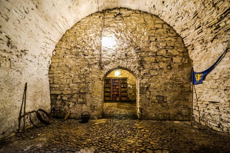 Prague: Oldtown, Medieval Underground & Dungeon History Tour - The above-ground Old Town walk: why you start on streets, not in a pit