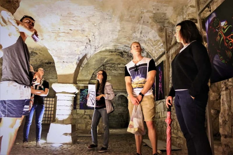 Prague: Oldtown, Medieval Underground & Dungeon History Tour - Price and value: $30 for 80 minutes of guided underground access