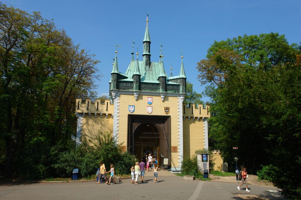 Prague: Petřín Tower and Mirror Maze Entry Ticket - Getting the best Prague panorama over Vltava and Old Town