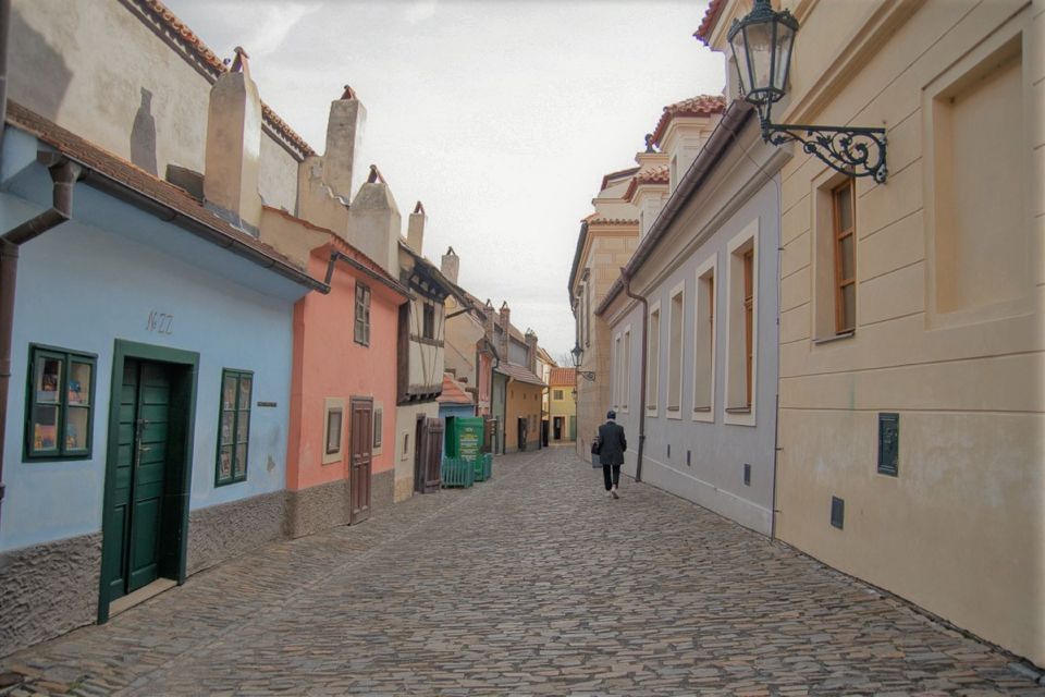 Prague: Prague Castle Complex Smartphone Audio Guide - Should You Book This Prague Castle Smartphone Audio Guide?
