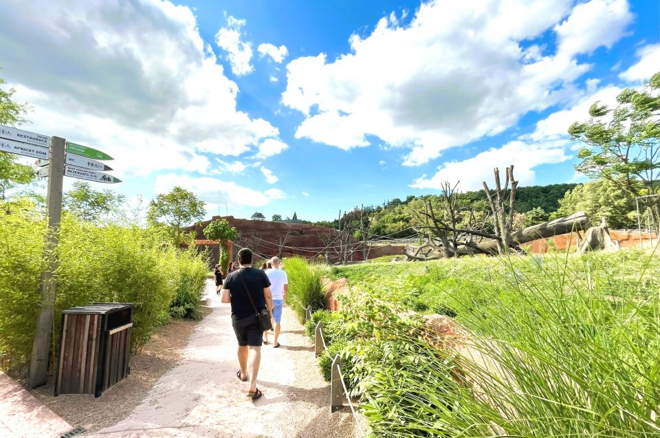 Prague: Prague Zoo Audio Guide with E-Ticket - How the audio guide works once you log in