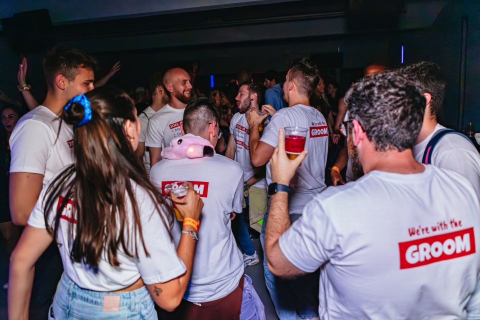 Prague: Pub Crawl with Unlimited Drinks & 5-floor Club Entry - How the Timing Works: 7:45 vs 9:45 Start