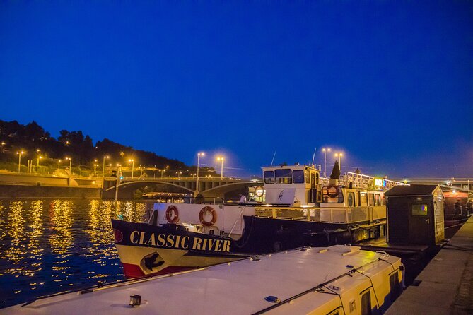 Prague: Sightseeing Boat Cruise with Buffet Dinner - Boat Comfort: Open Views vs Heated and A/C Inside