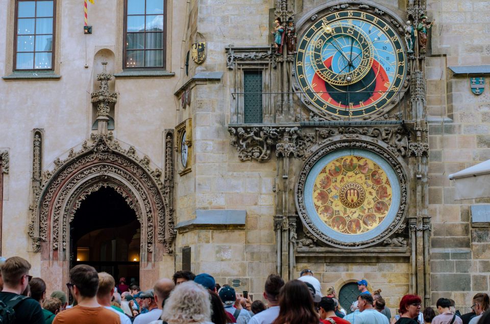 Prague: Top Sights and Historic Center Introduction Tour - Meet at Prašná Brána and Start With Fortifications, Not Random Facts