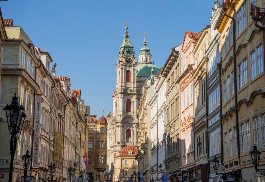 Prague Tour in Spanish - Vltava and the World Heritage core: why the setting matters