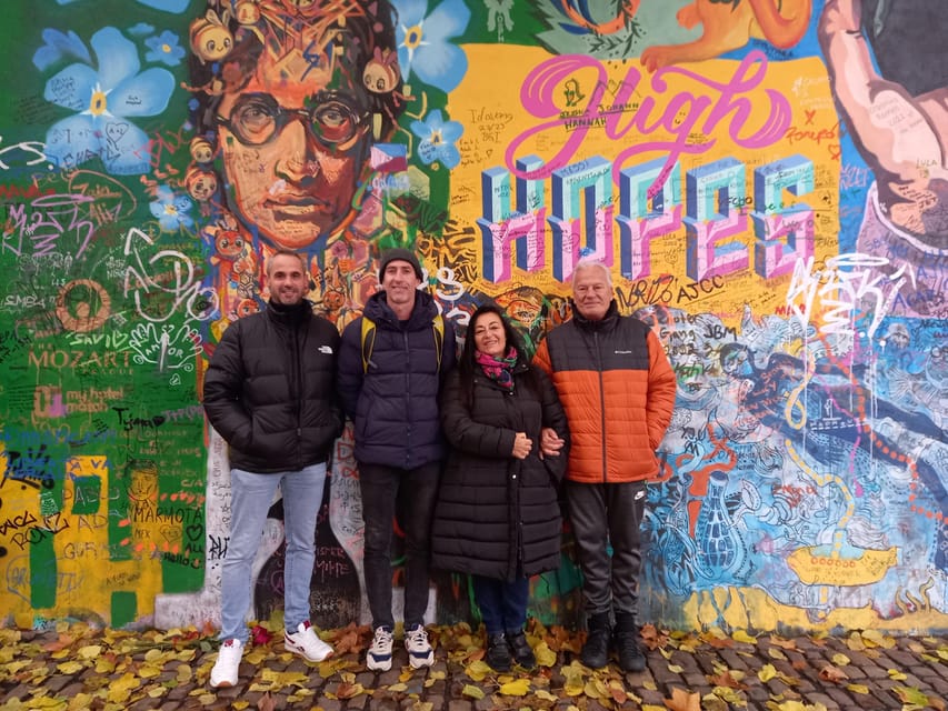 Prague : Visite insolite avec un guide journaliste français - Key things to know before you go
