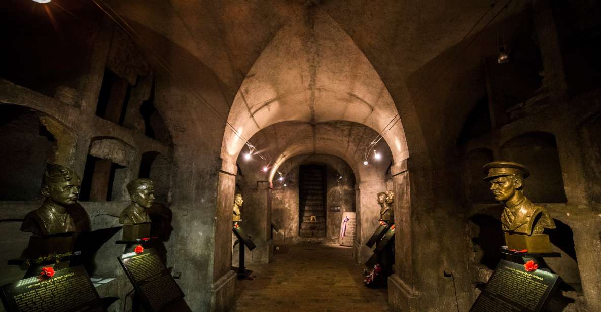 Prague: World War 2 and Operation Anthropoid Walking Tour - Finding the Start at Týnská 627/7 (Not Far From Old Town)