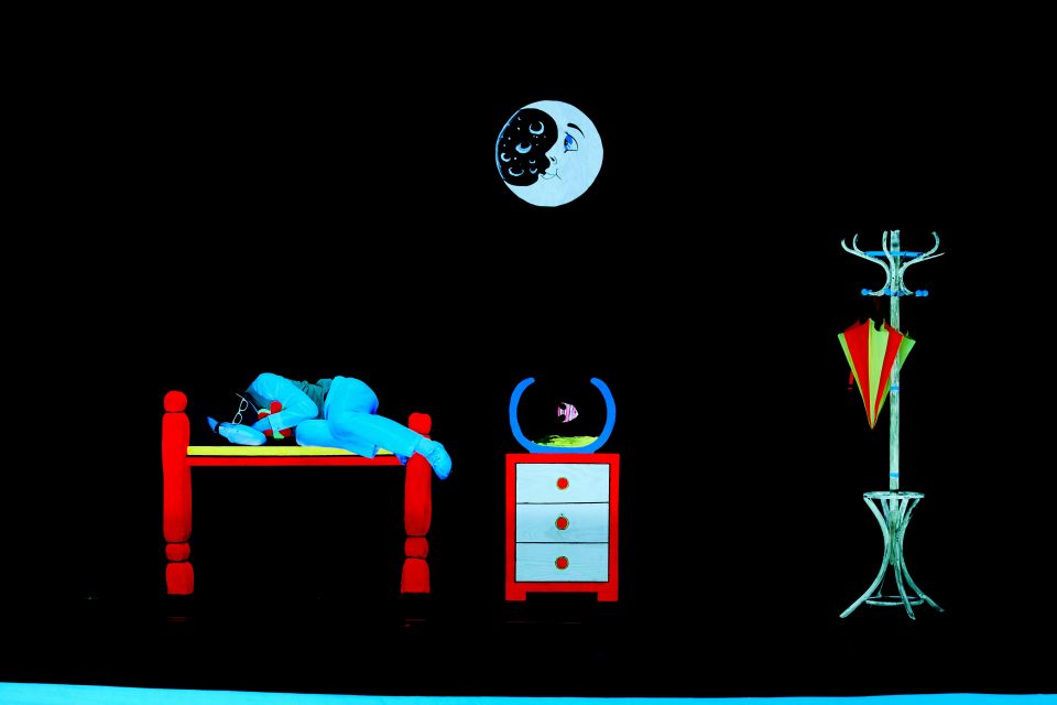 Prague: WOW Show Black Light Theater - What happens before the lights go out