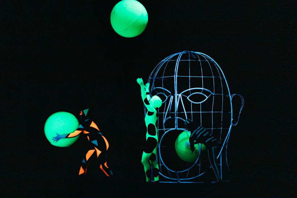Prague: WOW Show Black Light Theater - Timing: 65 minutes with no intermission