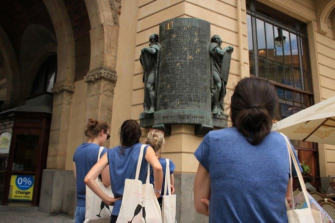 Private city discovery tour - A Historical Treasure Hunt - Price and value: $33.88 for a structured 2.5-hour game