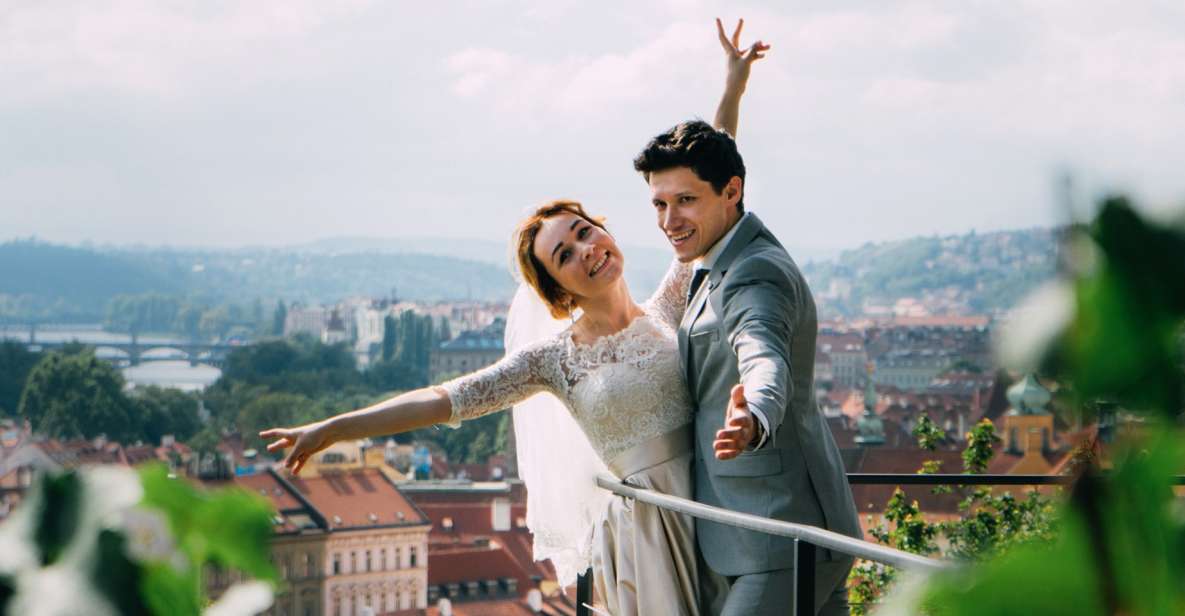 Professional photoshoot in Prague - 1 hour, 30 or 15 min - What happens during your shoot: getting comfortable fast and moving to better angles