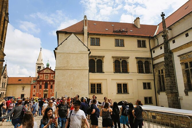 Skip the Line: Prague Castle Ticket and Introductory Overview - How the self-guided time works after the intro