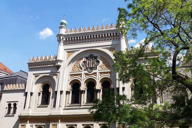 Small Group Prague Old Town and Jewish Quarter Walking Tour - Jewish Quarter Essentials: Pinkas, the Cemetery, Klausen, and the Spanish Synagogue