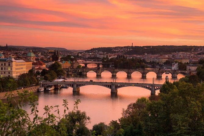 Small-Group Walking Photo Tour of Prague - The Castle-area finish: why ending with height changes your photo set