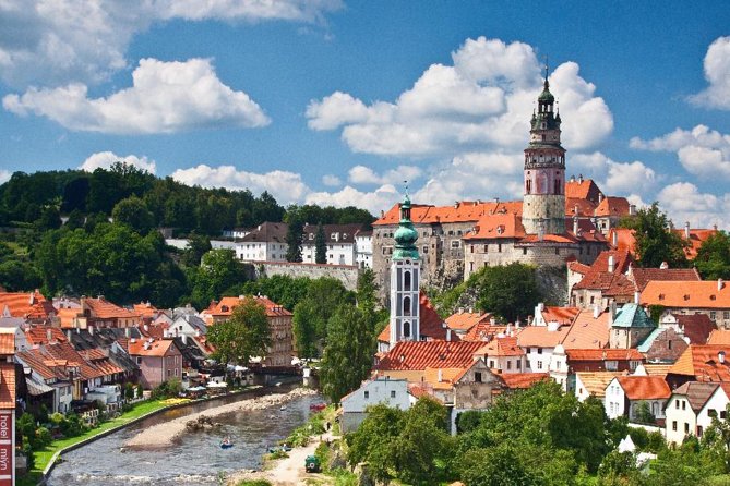 Trip to Cesky Krumlov from Prague - Meeting at Na Příkopě and the ride quality (comfort vs. group size)