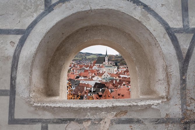 UNESCO Cesky Krumlov from Prague with Guided Tour and Transfer - From Prague to Cesky Krumlov: the appeal of a guided coach day