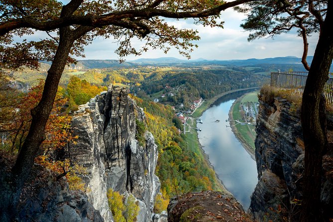 VIP Best Reviews: Bohemian & Saxon Switzerland from Prague - Pravčická brána and the Sokoli hnízdo hike: when you want the real effort