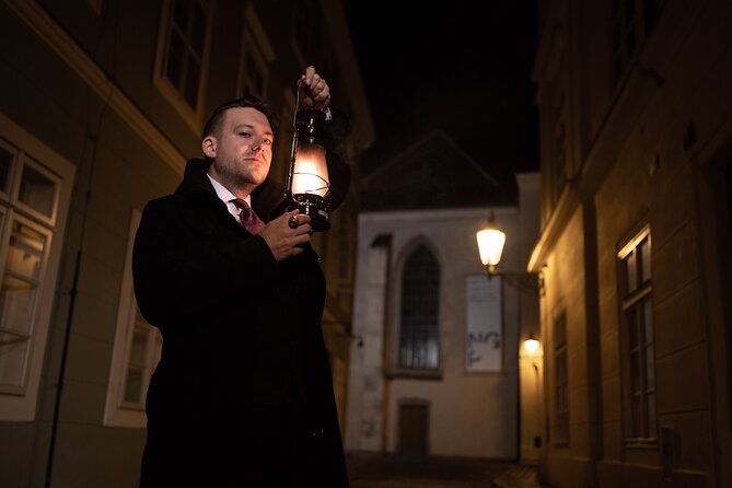Walking Night Tour Ghost Stories and Legends of Prague's Old Town - Timing, Meeting Point, and How to Keep the Group Flowing
